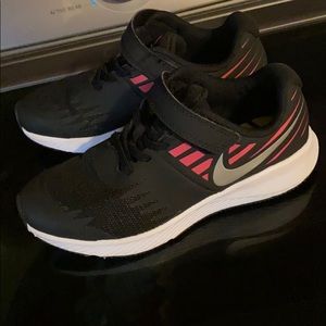 Girl’s Nike Sneakers